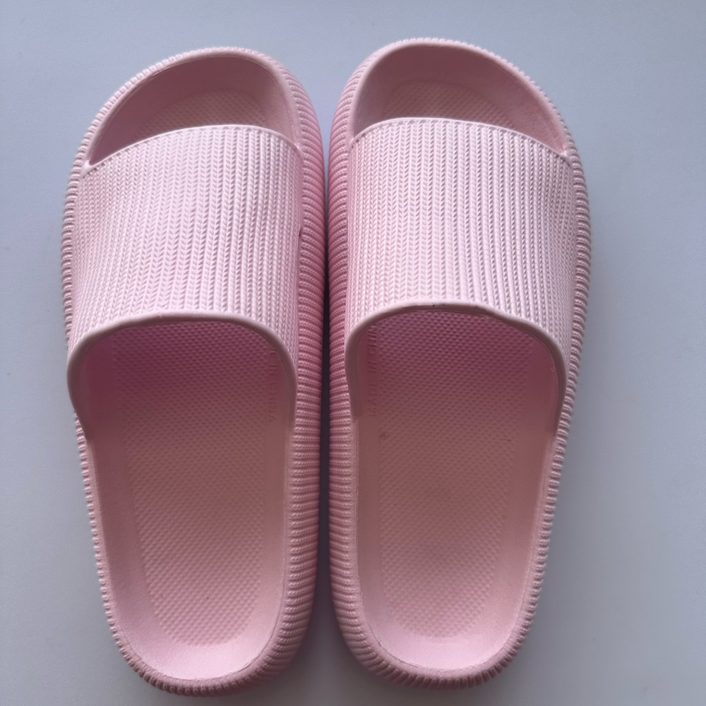 The Cloudies - Orthopedic Slippers With Extra Compressible Thick Sole